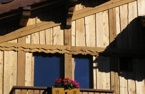 Montchavin Apartment | Apartment 'Le Tyrol' with Mountain View, Shared Garden and Balcony