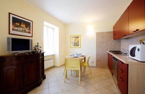 Deiva Marina Apartment | Apartment 'Frantoio' with Sea View, Wi-Fi and Air Conditioning