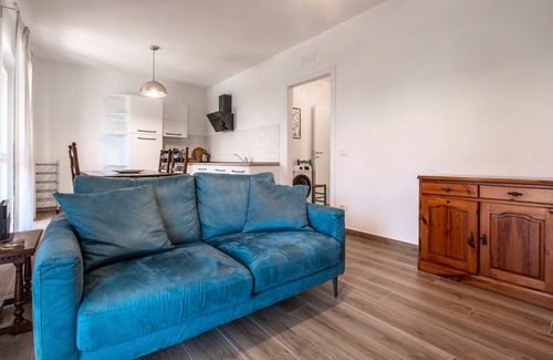 Capalbio Apartment | Apartment 'Frantoio' with Shared Pool, Wi-Fi and Air Conditioning