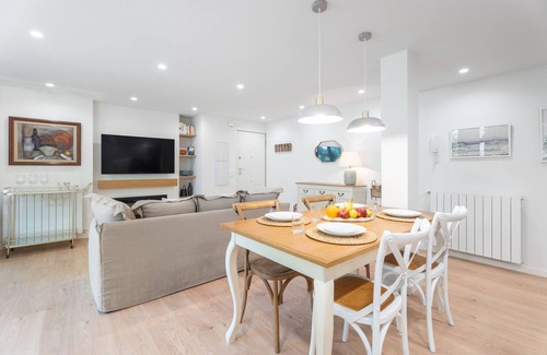 Benicassim Apartment | Apartment 'Frente Al Mar' with Sea View, Private Terrace and Wi-Fi