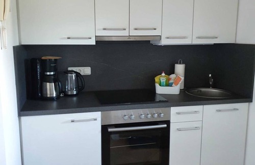 Strobl Apartment | Apartment garden view - Apartment house Roland