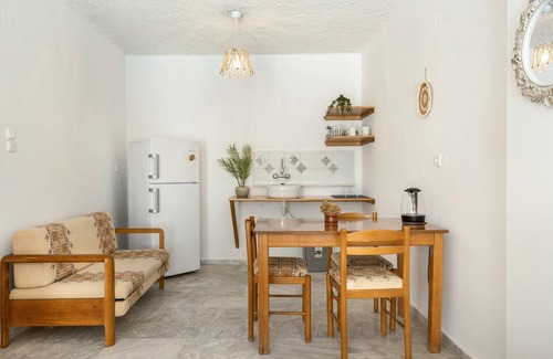 Kalymnos Town Apartment | Apartment 'Garden View No 6' with Mountain View, Wi-Fi and Air Conditioning