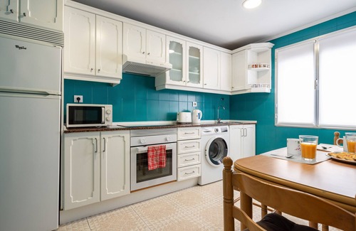 Distrito Oeste Apartment | Apartment "Gijon Arbeyal" Close to the Beach with Wi-Fi
