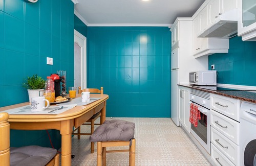 Distrito Oeste Apartment | Apartment "Gijon Arbeyal" Close to the Beach with Wi-Fi