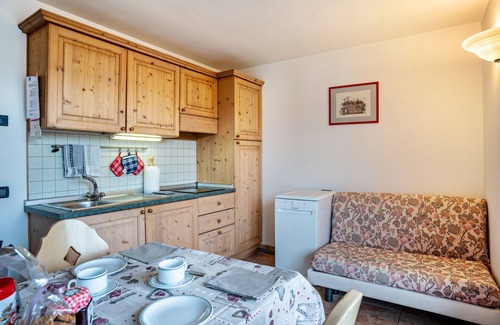 Gionghi-Cappella Apartment | Apartment 'Giongo Residence Aparthotel 101' with Mountain View, Shared Terrace and Wi-Fi