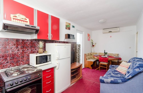 Dubrovacko Primorje Apartment | Apartment Giovani - Two Bedroom Apartment with Balcony and Sea View