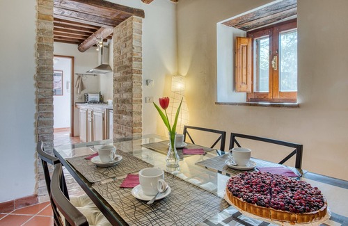 Umbertide House | Apartment 'Glicine ad Antico Casale '700' with Shared Pool & Wi-Fi