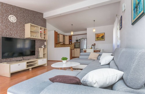 Omis Apartment | Apartment Goge (14971-A1) - Omis