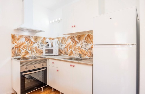 Cala Ferrera Apartment | Apartment 'Gran Sol Family 1' with Shared Pool, Wi-Fi and Air Conditioning