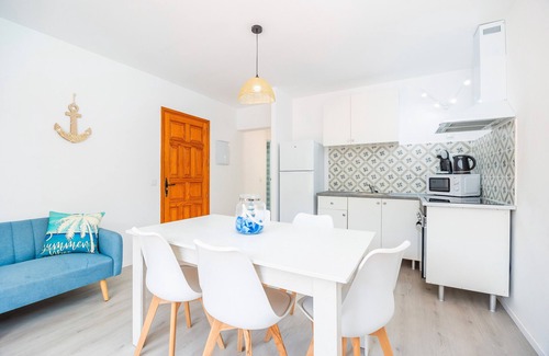 Cala Ferrera Apartment | Apartment 'Gran Sol Family 2' with Shared Pool, Wi-Fi and Air Conditioning
