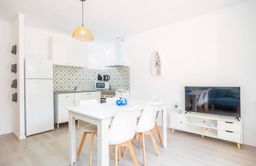 Cala Ferrera Apartment | Apartment 'Gran Sol Family 2' with Shared Pool, Wi-Fi and Air Conditioning
