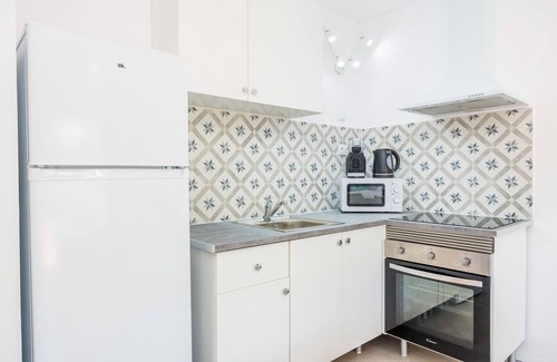 Cala Ferrera Apartment | Apartment 'Gran Sol Family 2' with Shared Pool, Wi-Fi and Air Conditioning