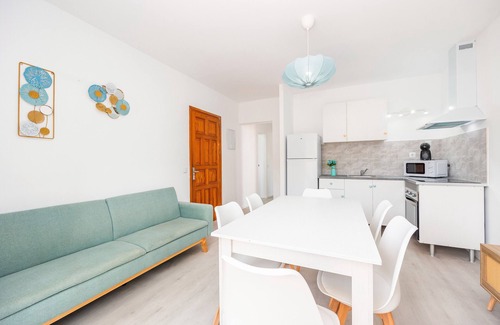 Cala Ferrera Apartment | Apartment 'Gran Sol Family 4' with Shared Pool, Wi-Fi and Air Conditioning