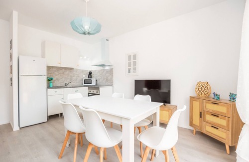 Cala Ferrera Apartment | Apartment 'Gran Sol Family 4' with Shared Pool, Wi-Fi and Air Conditioning