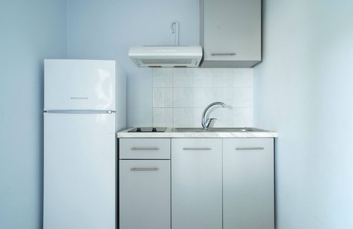 Nikiana Apartment | Apartment 'Groundfloor 13' with Private Terrace, Wi-Fi and Air Conditioning