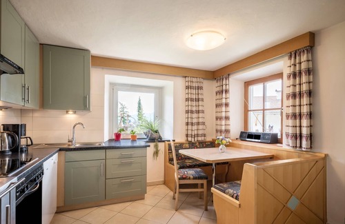 Maranza Apartment | Apartment "Haus Adler" with Mountain View, Wi-Fi, Garden and Balcony