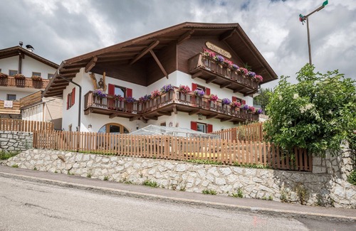 Maranza Apartment | Apartment "Haus Adler" with Mountain View, Wi-Fi, Garden and Balcony