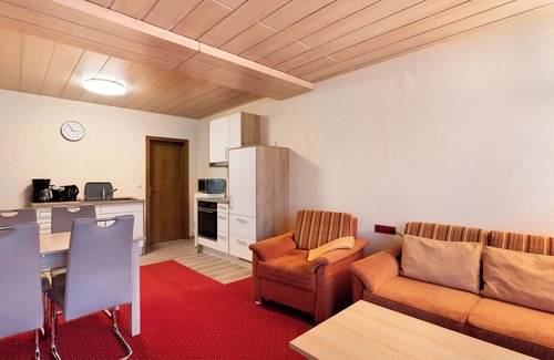 Stryck Apartment | Apartment 'Haus Erika - Ferienwohnung 2' with Shared Garden, Balcony and Wi-Fi