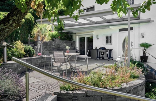 Sipplingen House | Apartment 'Haus Seeblick' with Lake View, Private Terrace and Wi-Fi