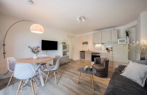 Alt-Travemunde/Ronnau Apartment | Apartment 'He, Wat Mooi' with Private Terrace and Wi-Fi