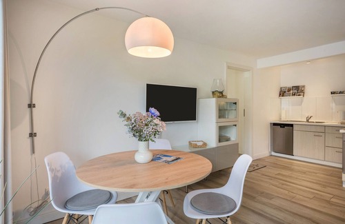 Alt-Travemunde/Ronnau Apartment | Apartment 'He, Wat Mooi' with Private Terrace and Wi-Fi