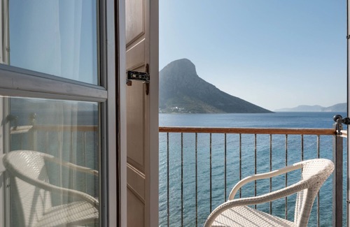 Massouri Apartment | Apartment 'Hera Sea View' with Shared Garden, Wi-Fi and Air Conditioning