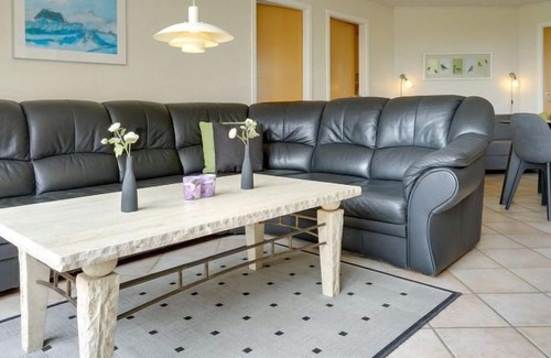 Vragard Apartment | Apartment "Hiarwarth" - 19km from the sea in Western Jutland in Højer - 8 persons, 2 bedrooms