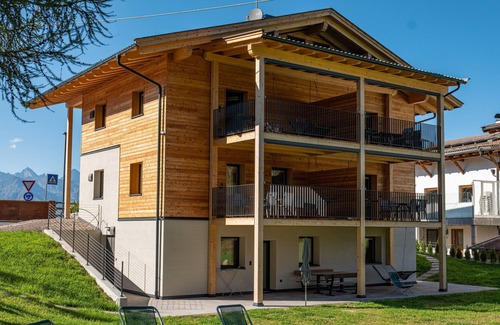 Avelengo Apartment | Apartment "Hirzer" near Skiing Area with Forest View, Wi-Fi, Balcony & Shared Garden