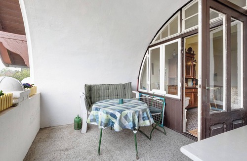 Brodersdorf Apartment | Apartment 'Hof Voege Ferienwohnung 3' with Shared Garden and Wi-Fi