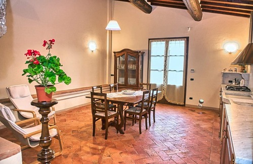 Castelfiorentino Apartment | Apartment 'Holiday Home In Tuscany' with Mountain View, Private Terrace and Wi-Fi