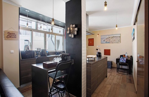 Peniche de Cima Apartment | Apartment 'Home Away From Home' with Balcony & Wi-Fi