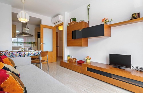 Deltebre Apartment | Apartment 'Home' with Balcony, Wi-Fi and Air Conditioning