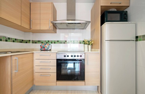 Deltebre Apartment | Apartment 'Home' with Balcony, Wi-Fi and Air Conditioning