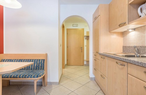 Pennes Apartment | Apartment "Huterhof Talblick" with Mountain View, Balcony & Wi-Fi