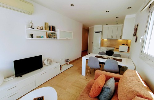 Port de la Selva Apartment | Apartment in the first sea line. Ideal for families.