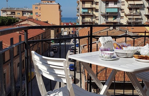 Falconara Marittima Apartment | Apartment 'Il Nido Di Pikki' with Sea View, Balcony and Wi-Fi