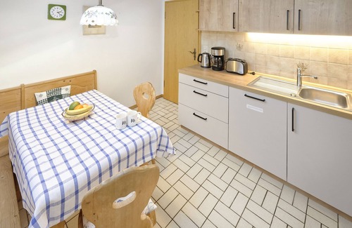 Aschau im Chiemgau Apartment | Apartment II in the adjoining house, 55 sqm with separate bedroom, south-facing balcony