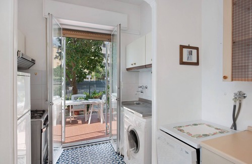 Arenzano Apartment | Apartment 'Il Giardino Di Gioele' in the city center, with Parking Space and Air Conditioning