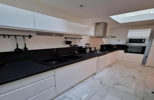Ecommoy Apartment | Apartment in Écommoy near Le Mans Circuit