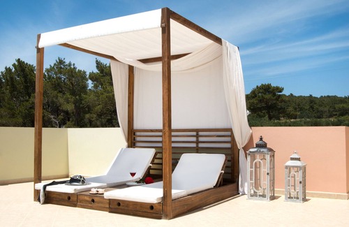 Lefkos Apartment | Apartment In A Hotel 'Miraluna Studio 3' with Private Terrace, Wi-Fi and Air Conditioning