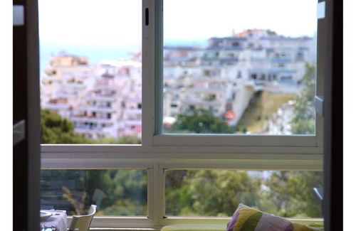 Sesimbra Apartment | Apartment in a house. Sea view. Now w/dinning room, air conditioned & bikes