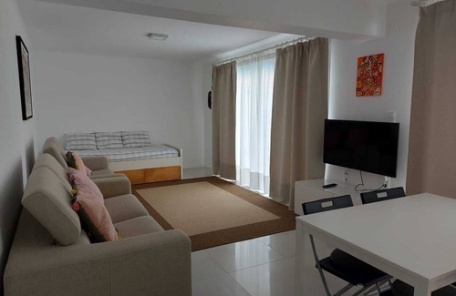 Linda-a-Pastora House | Apartment in a villa with pool