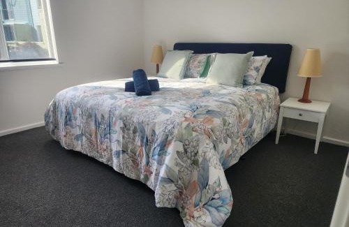 Halls Head Apartment | Apartment in Apollo Quays resort with shared Jetty