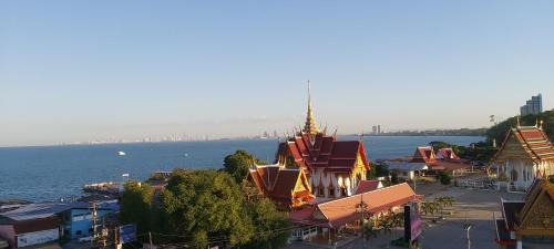Bang Sare Apartment | Apartment in Bang Saray center with panoramic view from sea to mountains