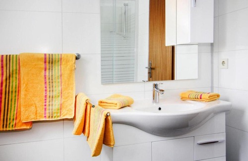 Stinteck Apartment | Apartment in Büsum with a shared indoor pool