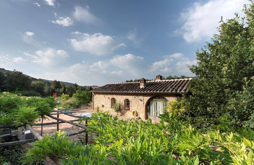 Simignano House | Apartment in Chianti With Pool ID 450