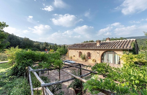 Simignano House | Apartment in Chianti With Pool ID 452