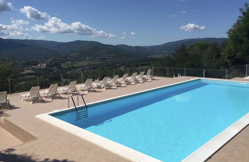 Citerna Villa | Apartment in Citerna with Pool & Garden