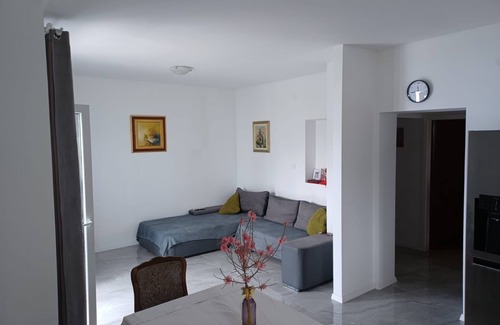 Dugi Rat Apartment | Apartment in Duće with Seaview, Terrace, Air condition, WIFI (5064-1)