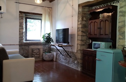 Londa Apartment | Apartment in farmhouse with exclusive pool in the Tuscan hills.